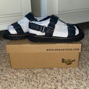 Big kids Dr. Martens Kyle Leather Sandals